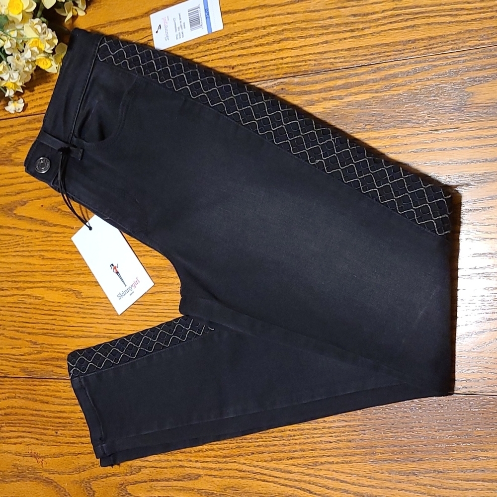 Skinnygirl NWT Black Embroidered Jeans - Size 25/0